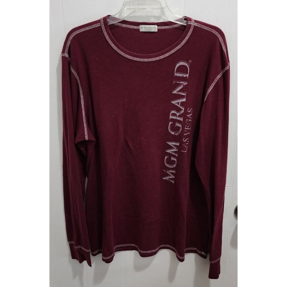 MGM Grand Las Vegas Red Thermal Long Sleeve Knit Shirt Hotel Casino Size XL
